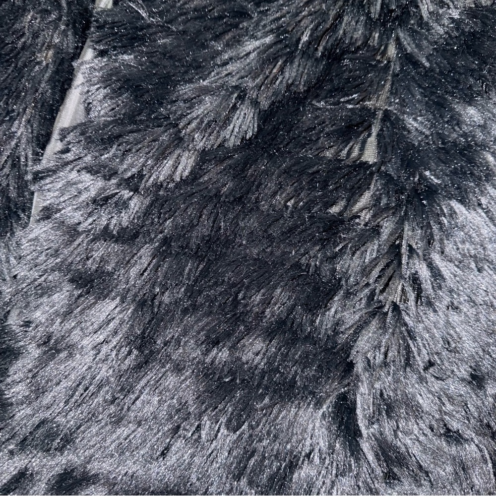 New Directions Black Faux Fur Vest – Soft Textured Layering Piece XL - women’s - Picture 6 of 6